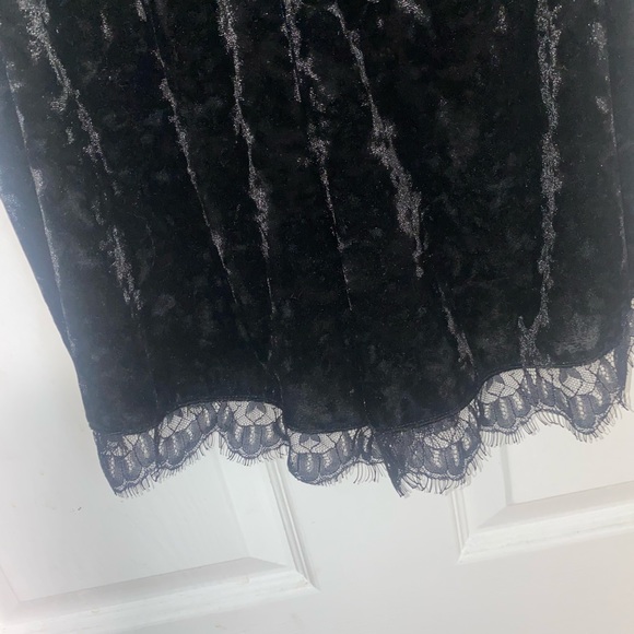 Black Velvet Romper | size small | nine britton - Picture 4 of 6